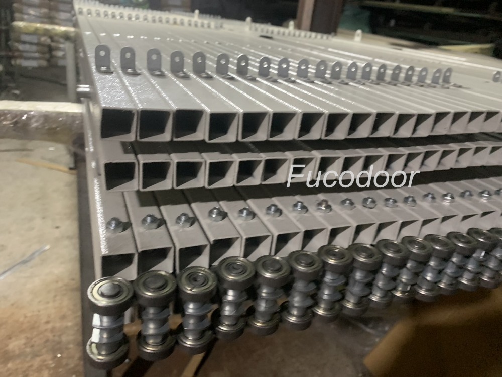 Cửa xếp hộp kẽm đột 20x20