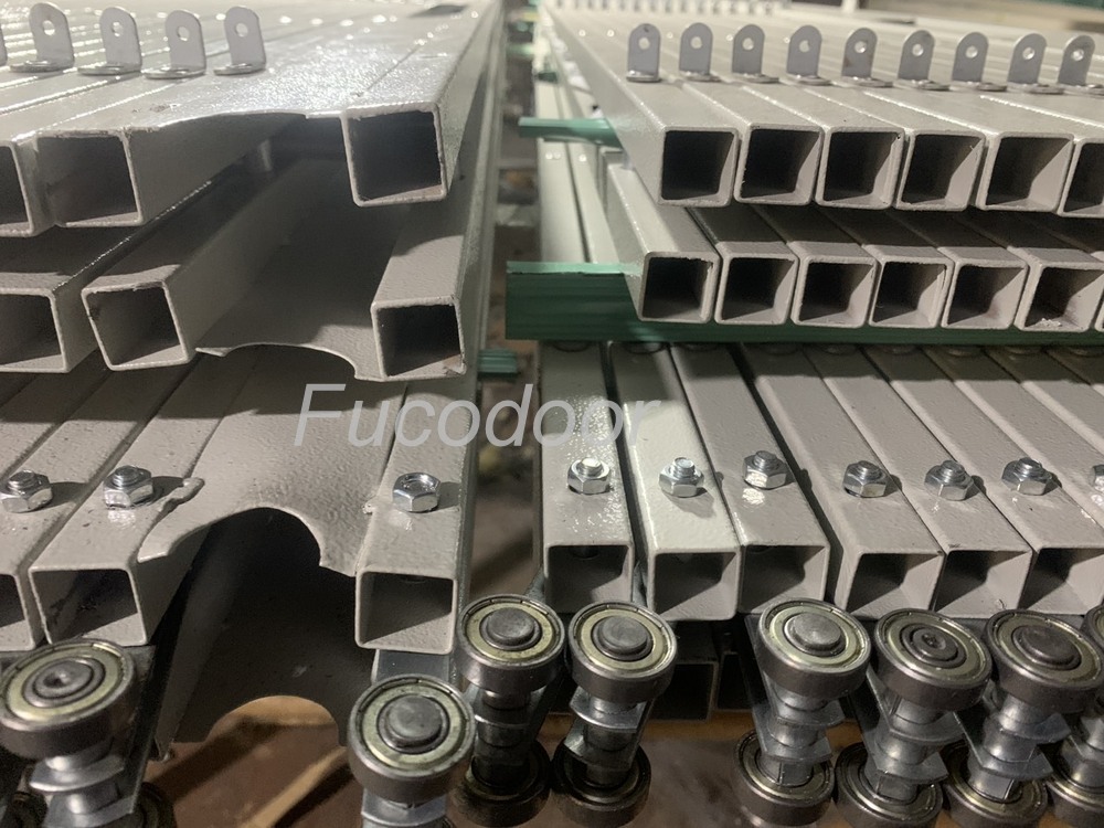 Cửa xếp hộp kẽm đột 20x20