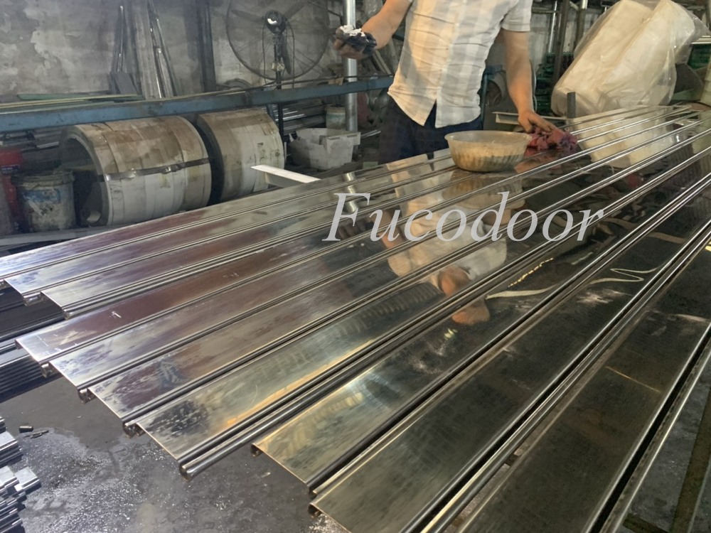 ទ្វាររមូរវែងធ្វើពីដែកលាបពណ៌សម្រាប់រោងចក្រ ទ្វាររមូរវែងទំនើប