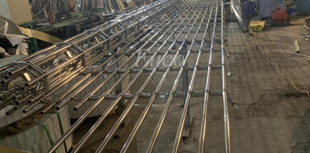 Cửa cuốn lưới song ngang inox vuông, cửa cuốn khớp thoáng 20x20, cửa cuốn khớp thoáng phi 19, tại Hải Dương 