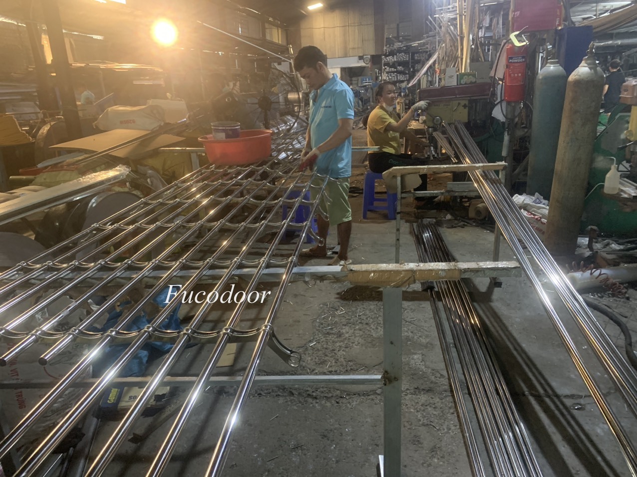 Cửa cuốn lưới song ngang inox vuông, cửa cuốn khớp thoáng