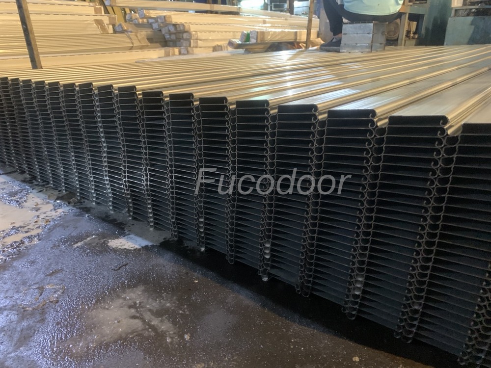 Cửa cuốn siêu trường sơn tĩnh điện dầy 1.2mm