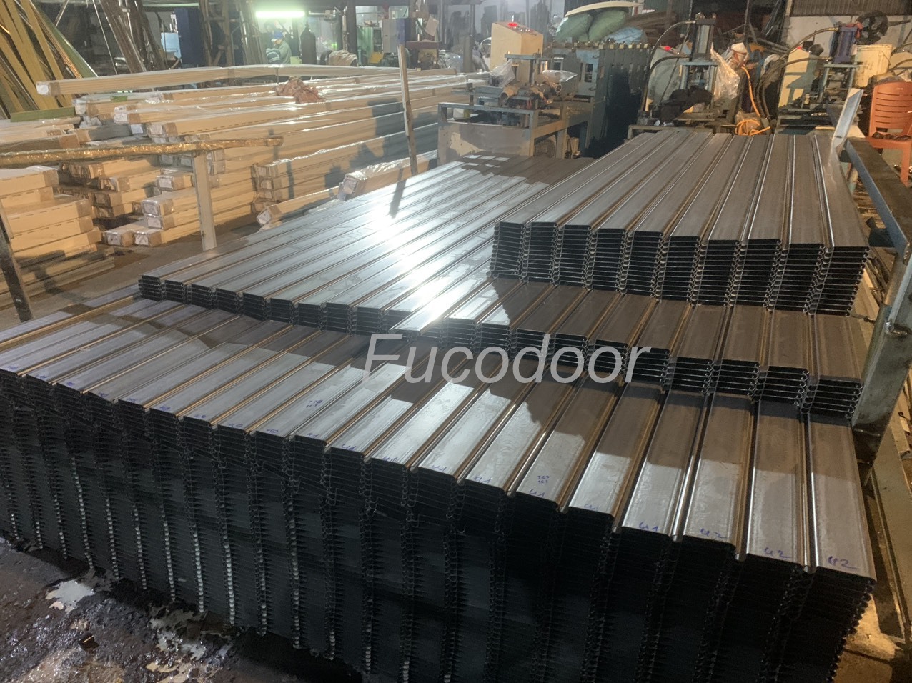 Cửa cuốn siêu trường sơn tĩnh điện dầy 1.2mm