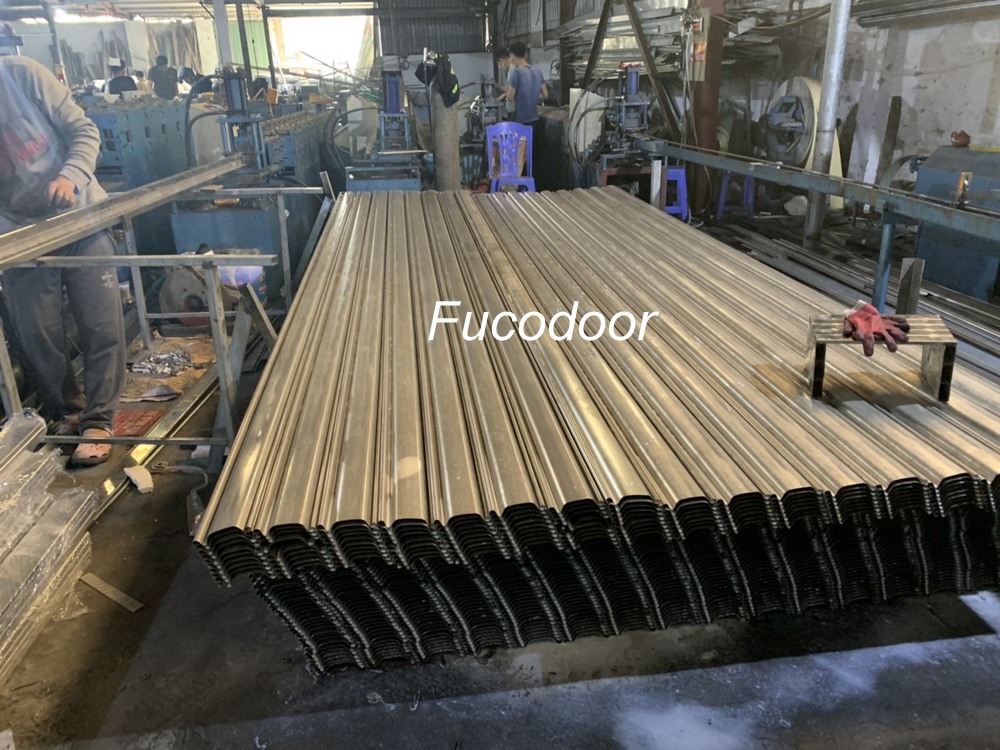 Cửa cuốn siêu trường thép mạ màu cho nhà xưởng, Cửa cuốn siêu trường