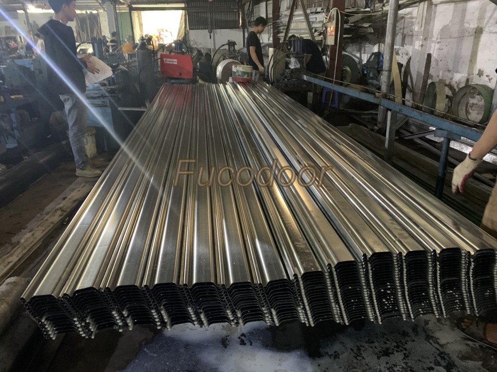 Cửa cuốn siêu trường ST100 tại Quảng Ninh