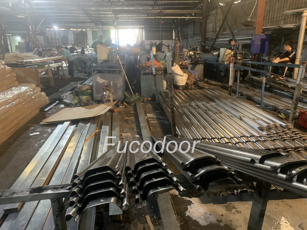 Cửa cuốn siêu trường ST100 inox tại Thái Bình