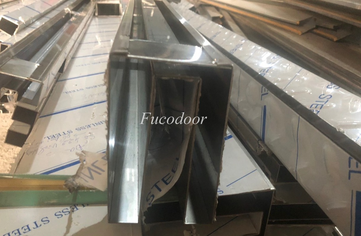 Cửa cuốn siêu trường ST100