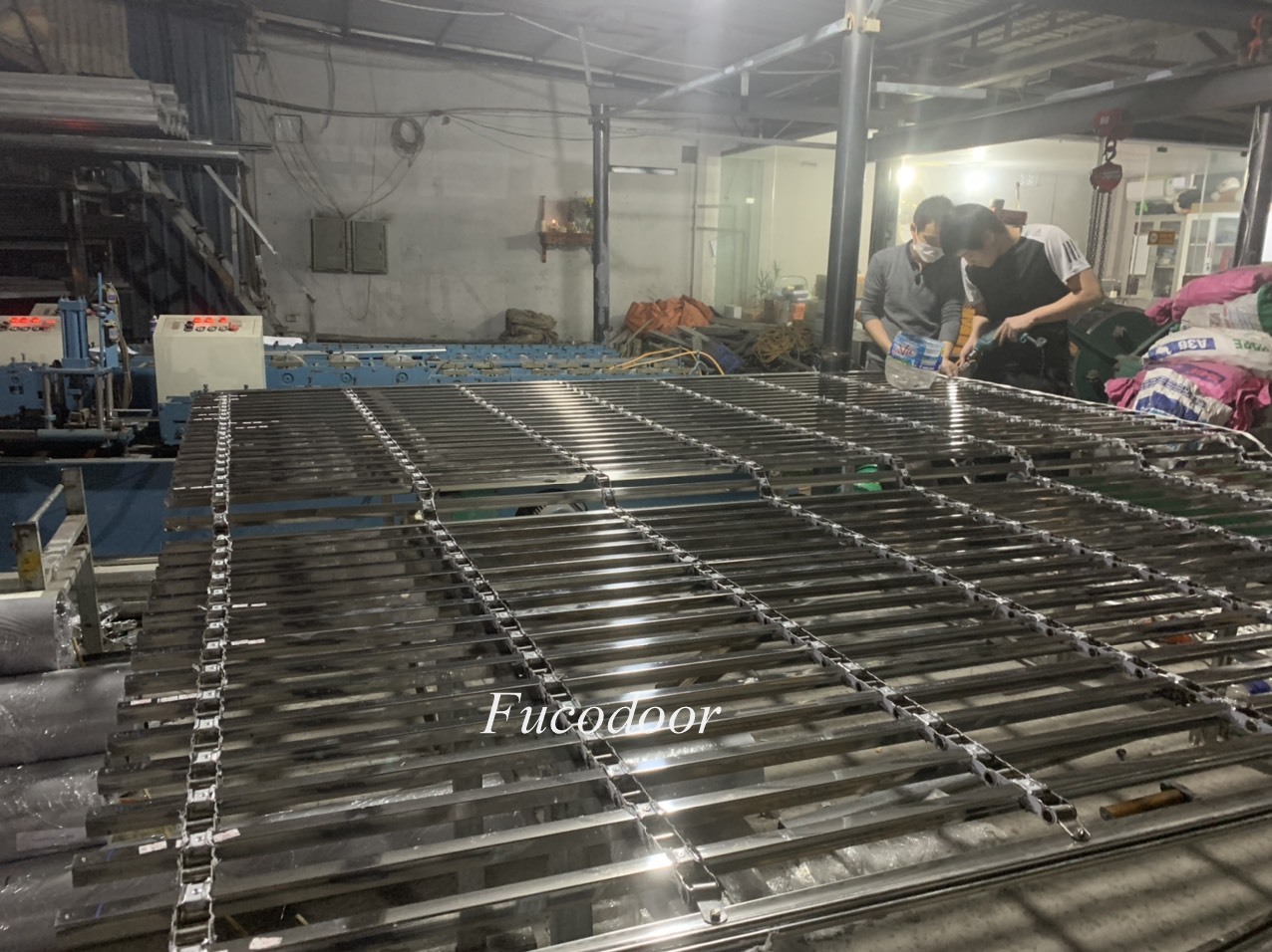 Cửa cuốn Song ngang INOX 304, Giá cửa cuốn lưới song ngang, cửa cuốn ngang