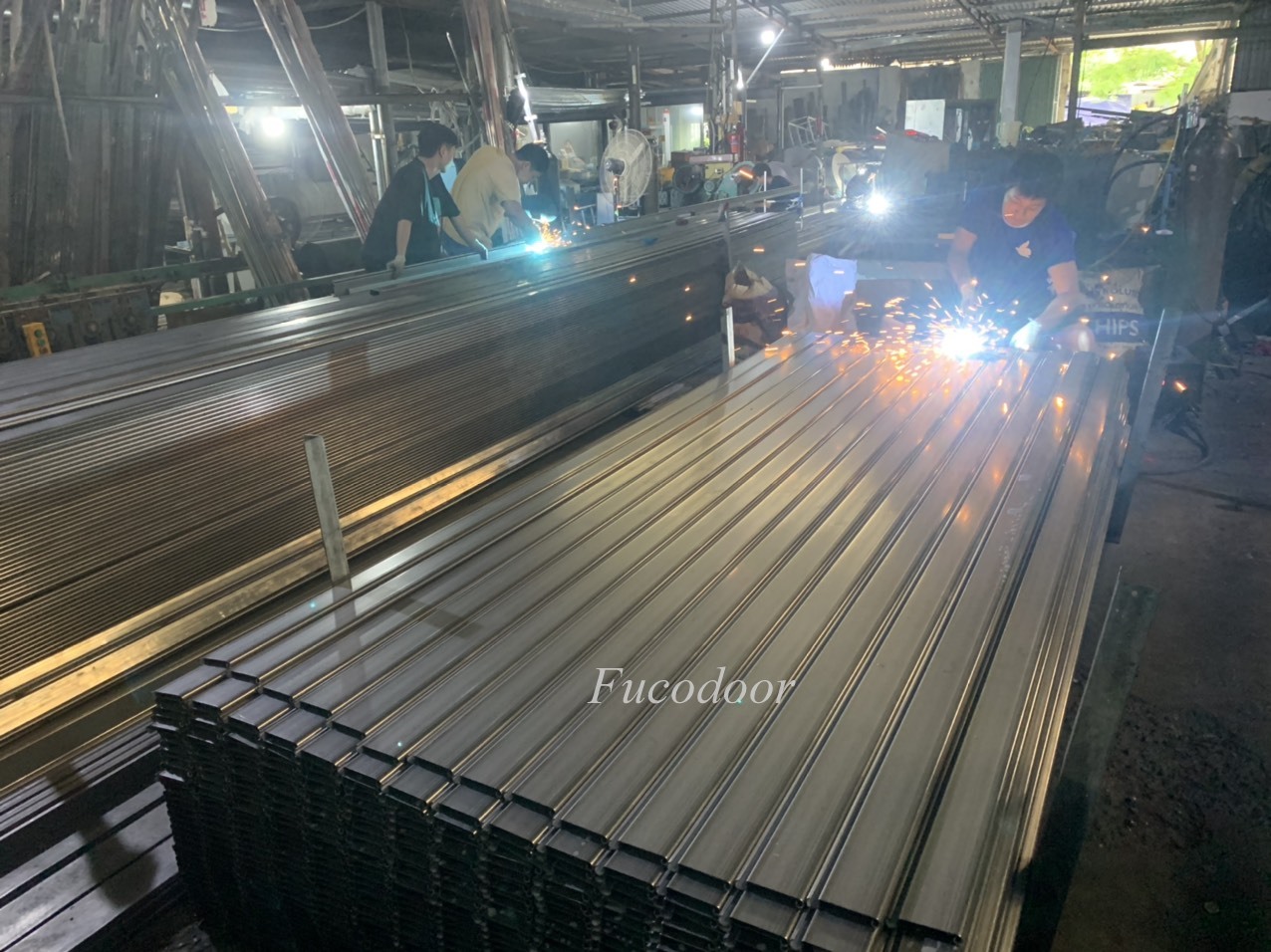 Cửa cuốn siêu trường sơn tĩnh điện, Cửa cuốn siêu trường inox, cửa cuốn siêu trường