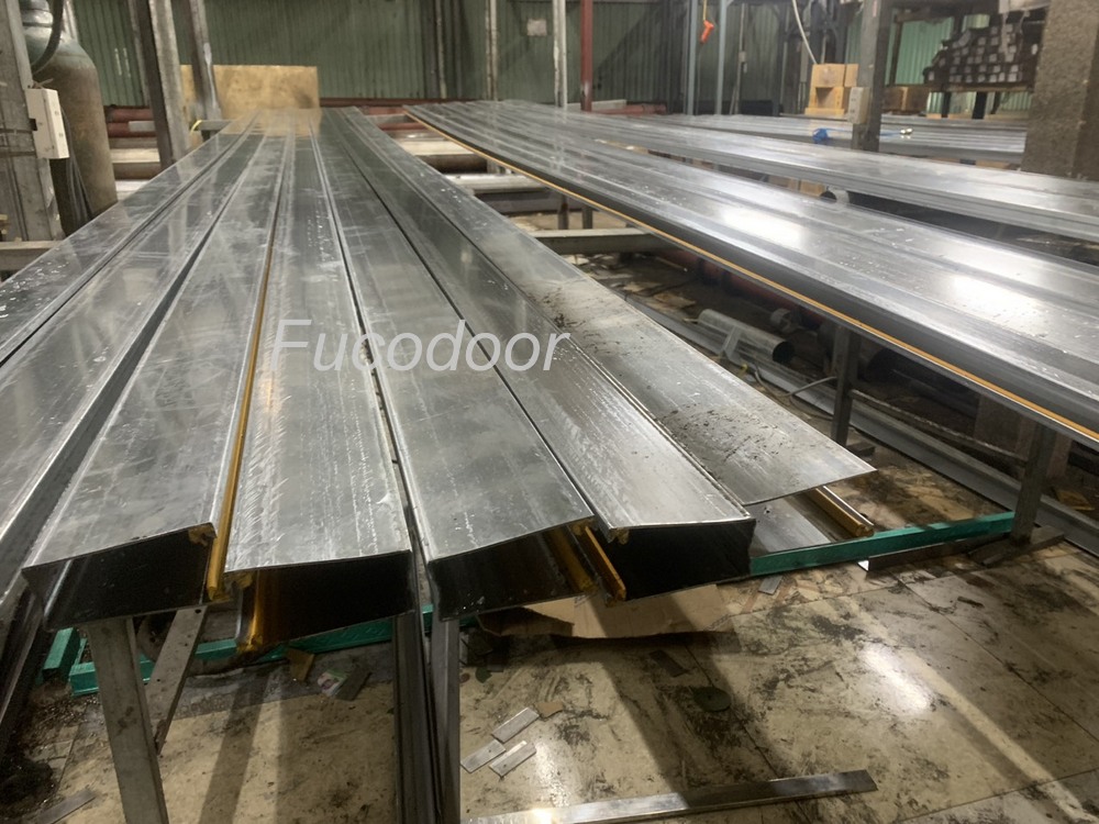 Cửa cuốn mắt võng sơn tĩnh điện phi 12.7