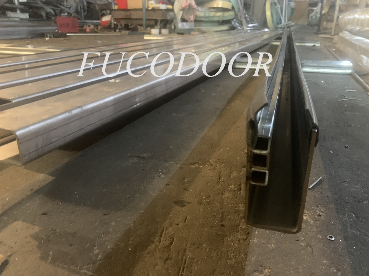 Thân cửa cuốn siêu trường INOX 304, độ dầy 1.5mm và 1.6mm± 5%