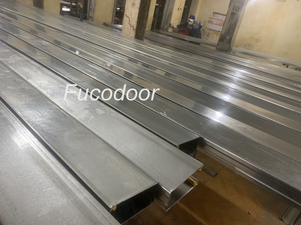 Cửa cuốn nhà công nghiệp, Cửa cuốn thép, Báo giá cửa cuốn Siêu Trường 2024, Báo giá cửa cuốn nhà xưởng, Cửa cuốn siêu trường INOX tại Phú 