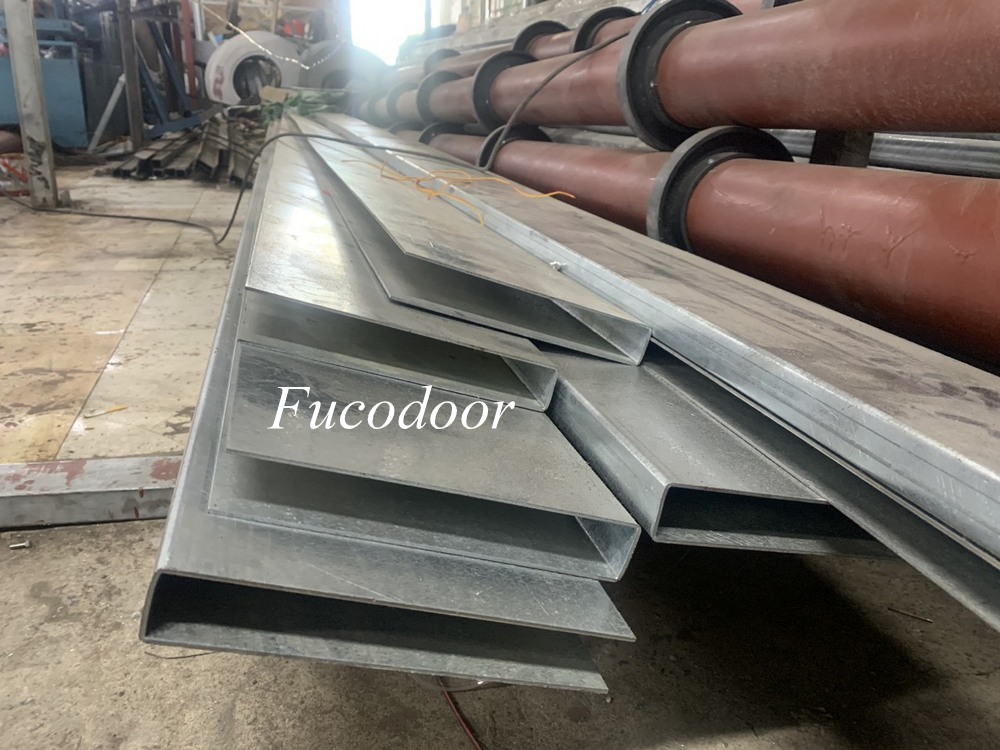 Cửa cuốn song ngang sơn tĩnh điện hộp vuông 20x20 dầy 1.2ly, ray bản 200mm và 150mm, Fucodoor
