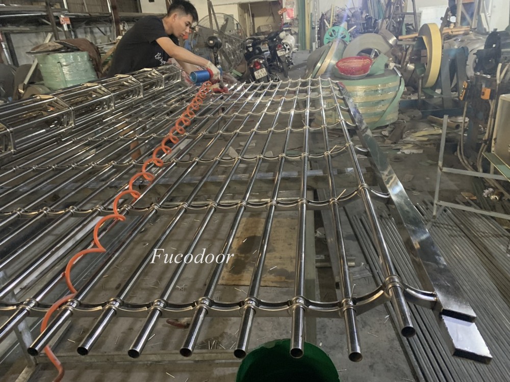 Báo giá cửa cuốn song ngang tại Hà Nội, song tròn phi 19, fucodoor