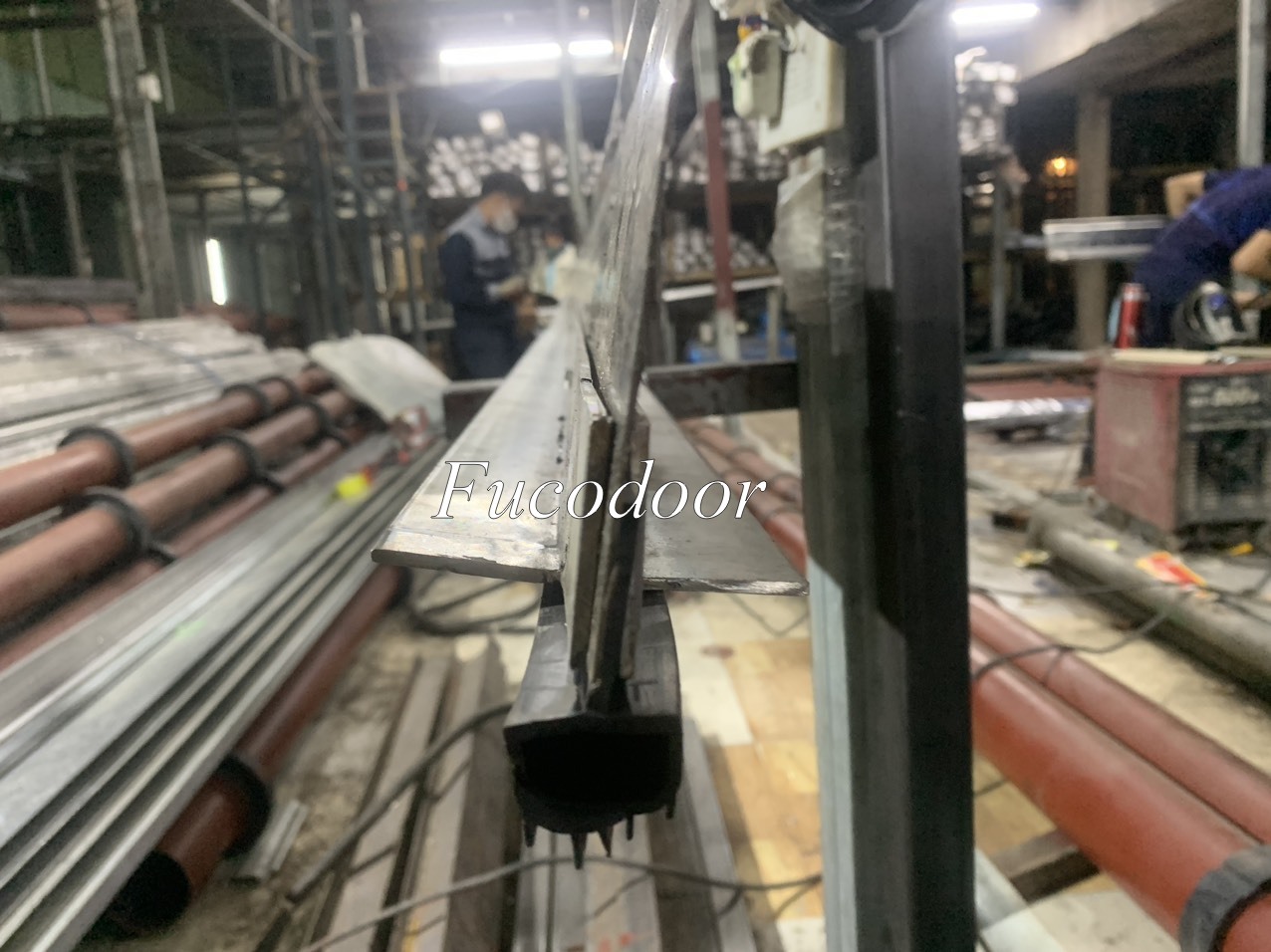 Cửa cuốn siêu trường sơn tĩnh điện dầy 1.3ly