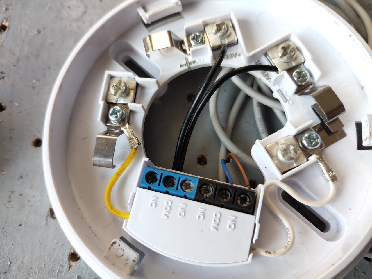thiết bị ngăn cháy cửa cuốn