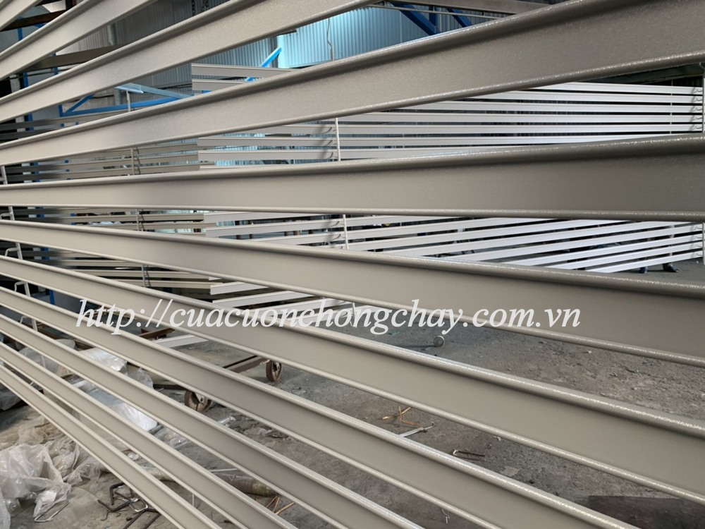 Cửa sập ngăn cháy có cửa phụ, Fire shutter door korea, cửa cuốn ngăn cháy