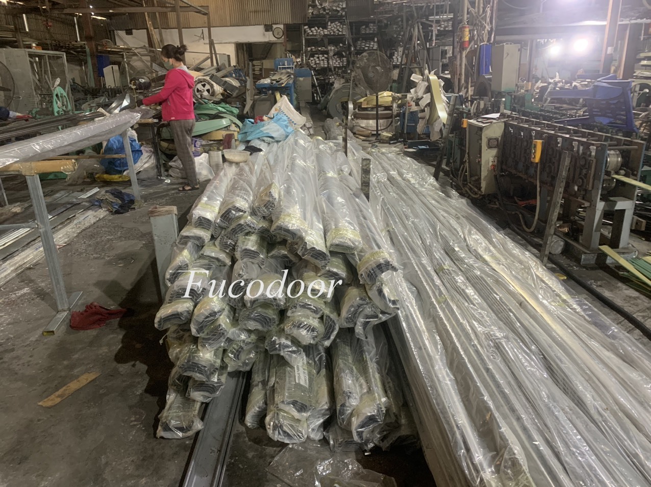 Cửa cuốn siêu trường sơn tĩnh điện dầy 1.1ly