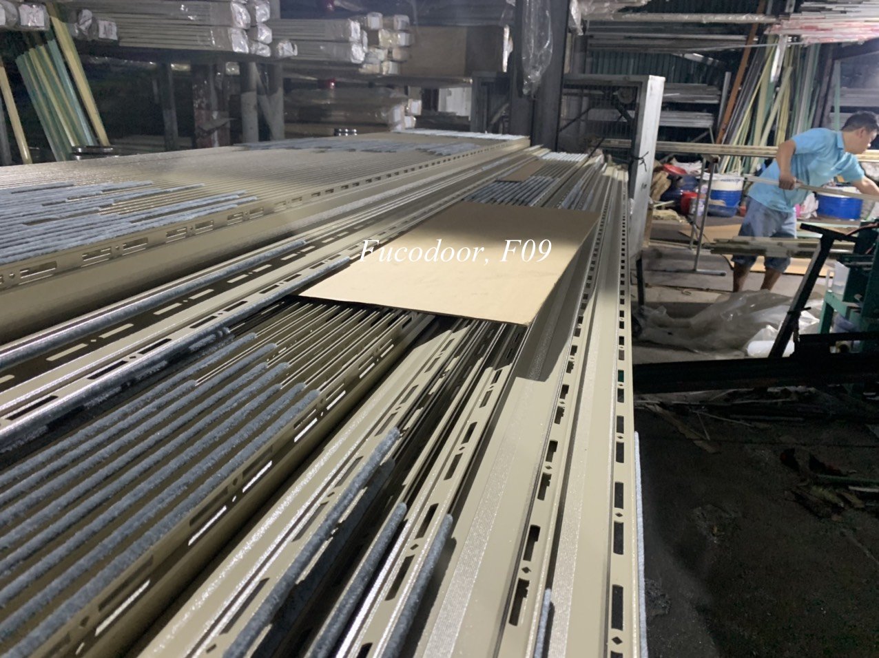 Cửa cuốn khe thoáng là gì, Cửa cuốn khe thoáng Fuco