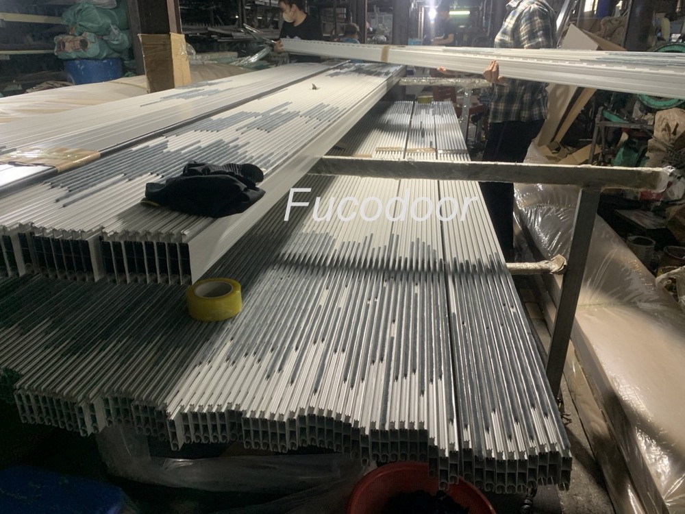 Cửa cuốn nhôm khe thoáng motor tại Vĩnh Phúc
