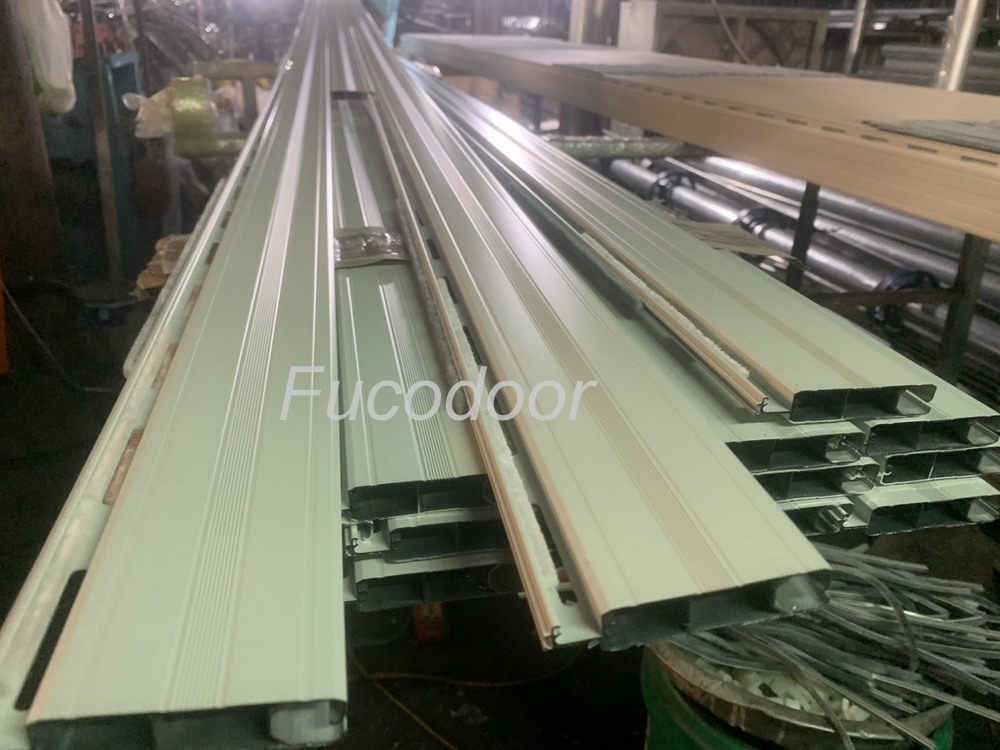 Cửa cuốn nhôm khe thoáng motor tại Yên Bái