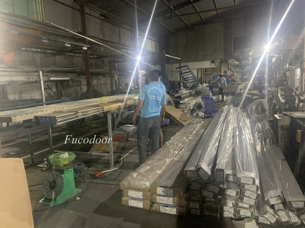 Cửa cuốn nhôm khe thoáng motor tại Hà Tĩnh