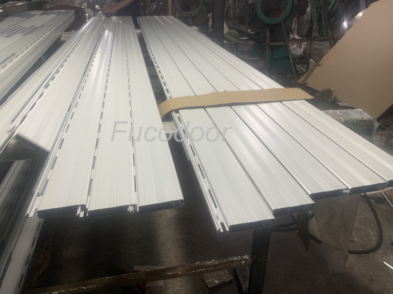 Cửa cuốn Đức Fucodoor F68 giá rẻ