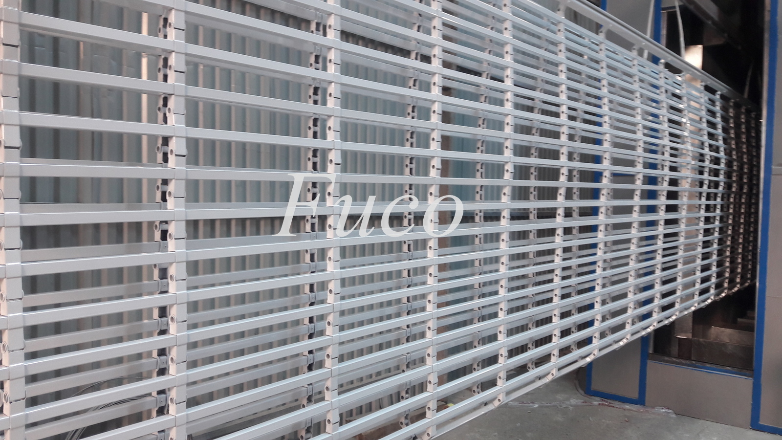 Cửa cuốn song ngang hộp 20x20, sơn tĩnh điện