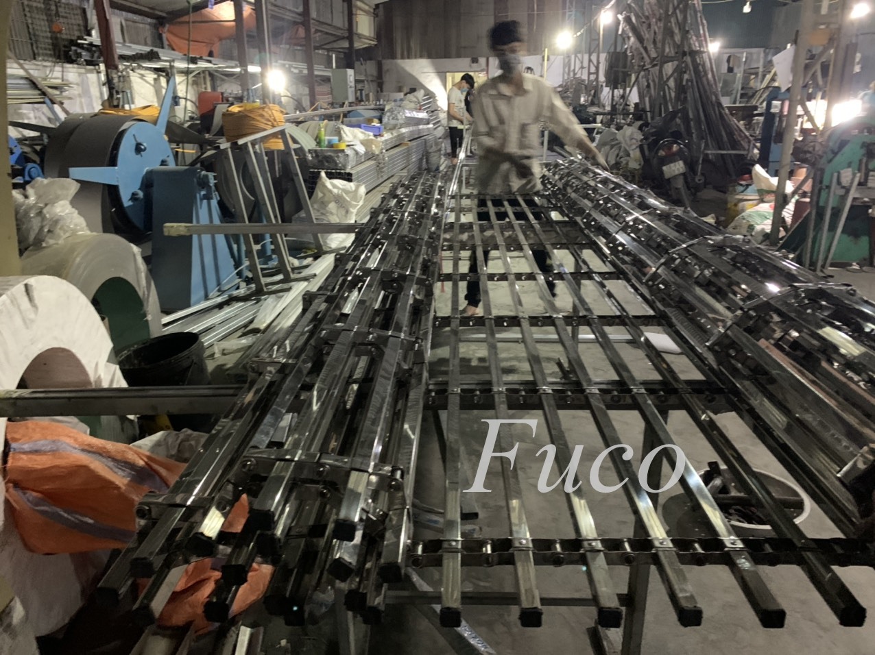 Cửa cuốn song ngang hộp 20x20, INOX 201 và INOX 304