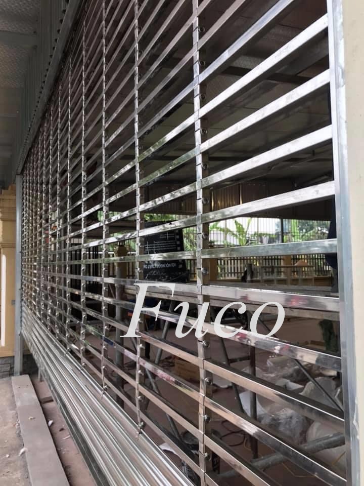 Cửa cuốn song ngang hộp 20x20, INOX 201 và INOX 304