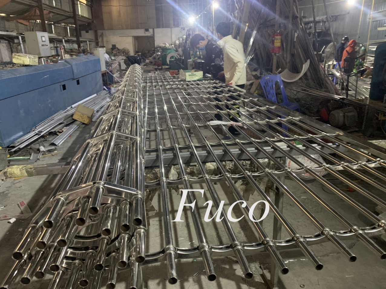 Cửa cuốn song ngang hộp 20x20, INOX 201 và INOX 304