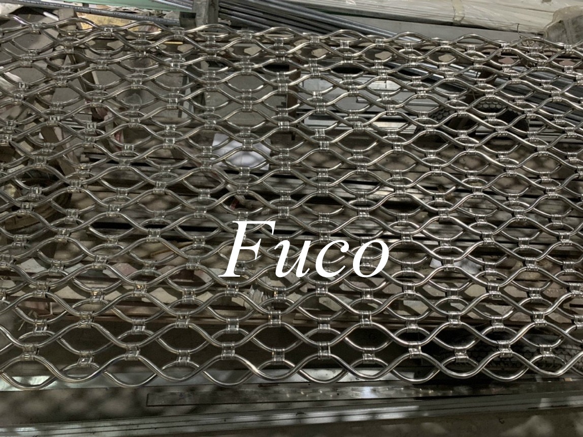Cửa cuốn mắt võng sơn tĩnh điện và INOX 304