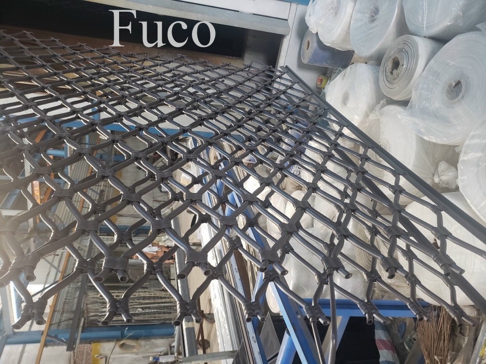 Cửa cuốn mắt võng sơn tĩnh điện và INOX 304