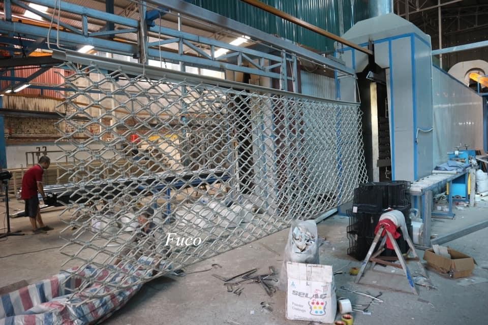 Cửa cuốn mắt võng sơn tĩnh điện và INOX 304