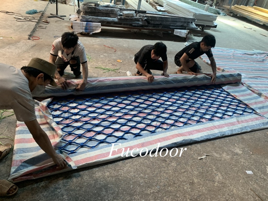 Cửa cuốn Mắt Võng tại Hưng Yên
