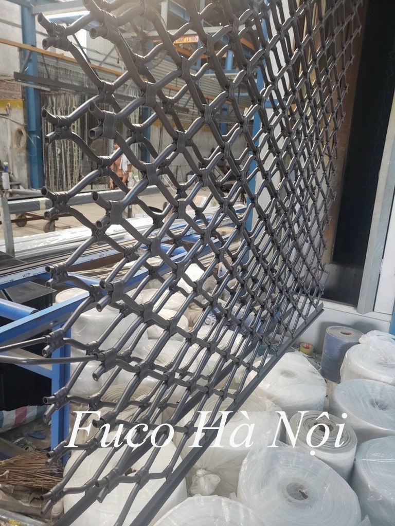 Cửa cuốn mắt võng sơn tĩnh điện phi 12.7