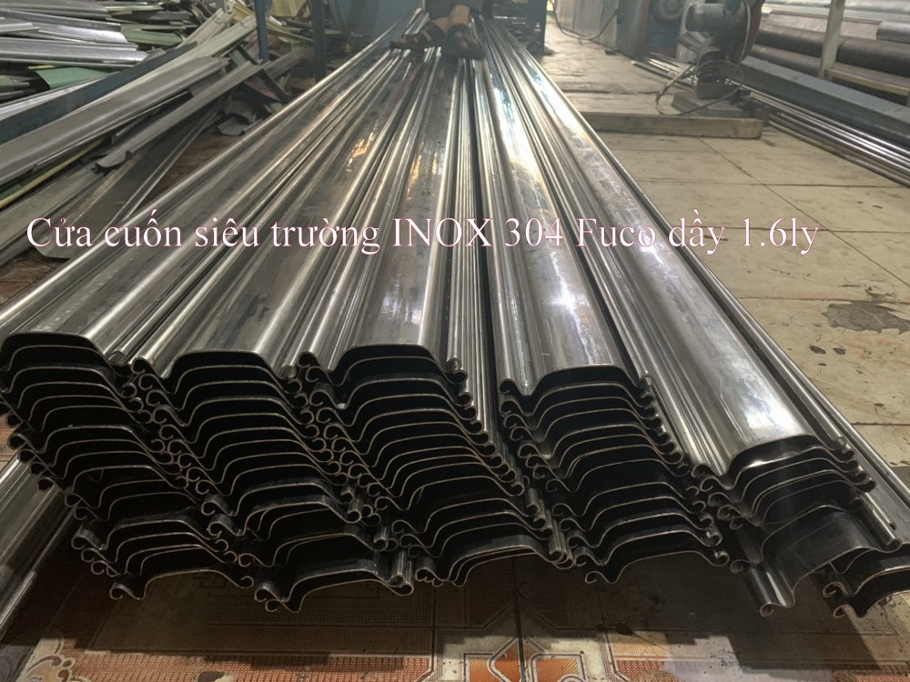 cửa cuốn siêu trường inox