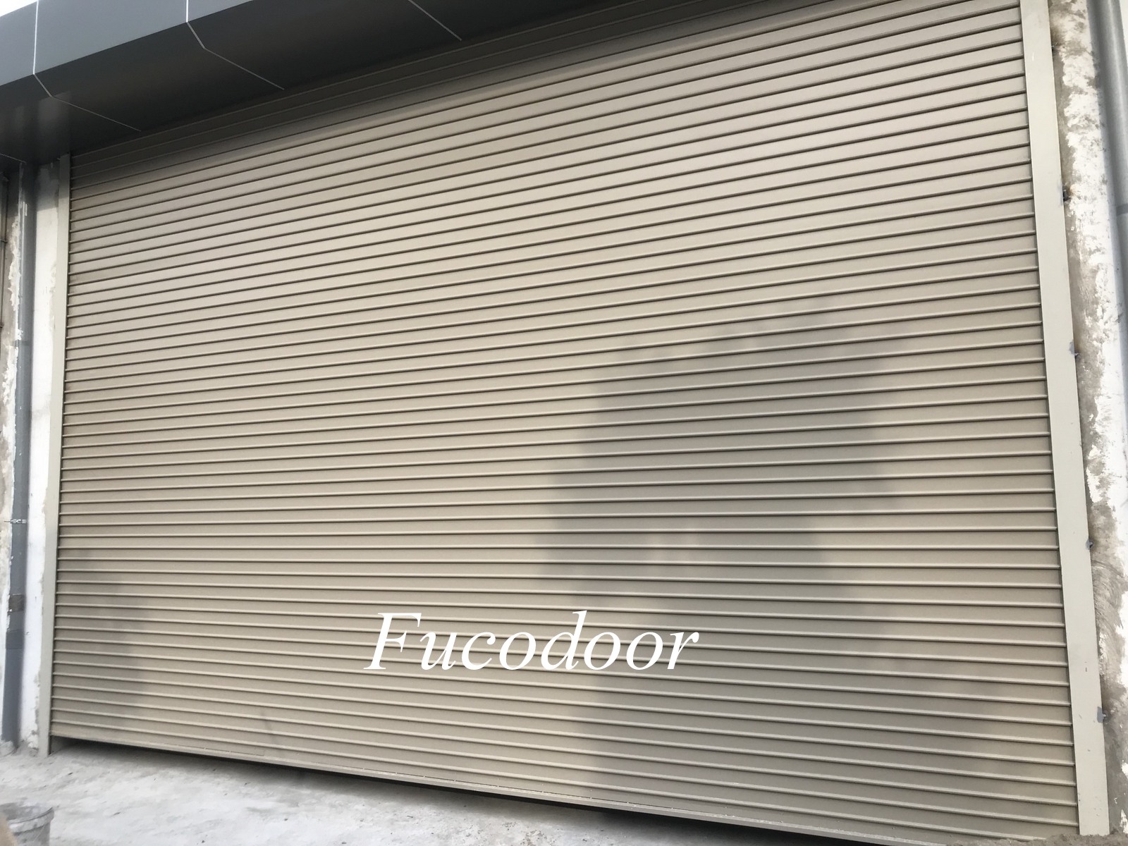 Cửa cuốn siêu trường bản phẳng