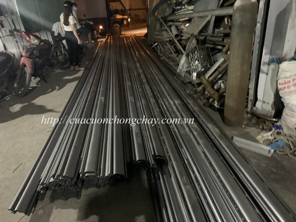 Cửa cuốn thép Siêu trường
