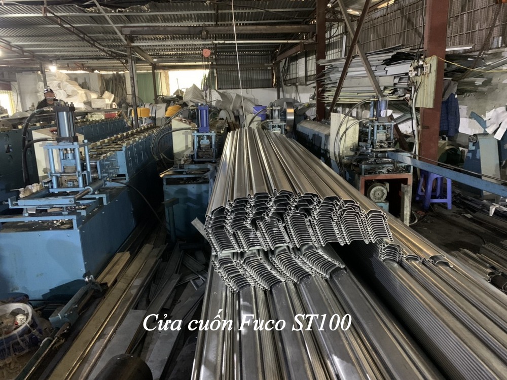 Cửa cuốn siêu trường ST100