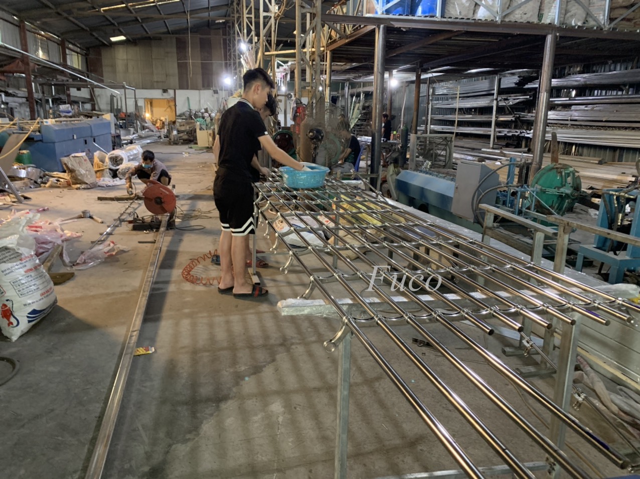 CỬA CUỐN SONG NGANG INOX PHI TRÒN ∅ 19
