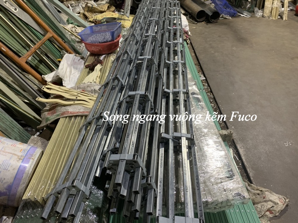 cửa cuốn song ngang vuông sơn tĩnh điện