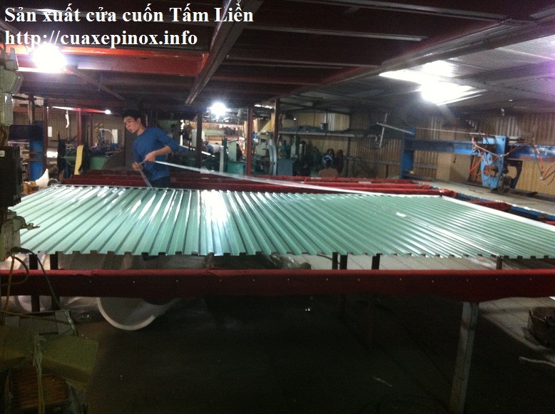 Cửa cuốn tấm liền Fuco 0.6ly