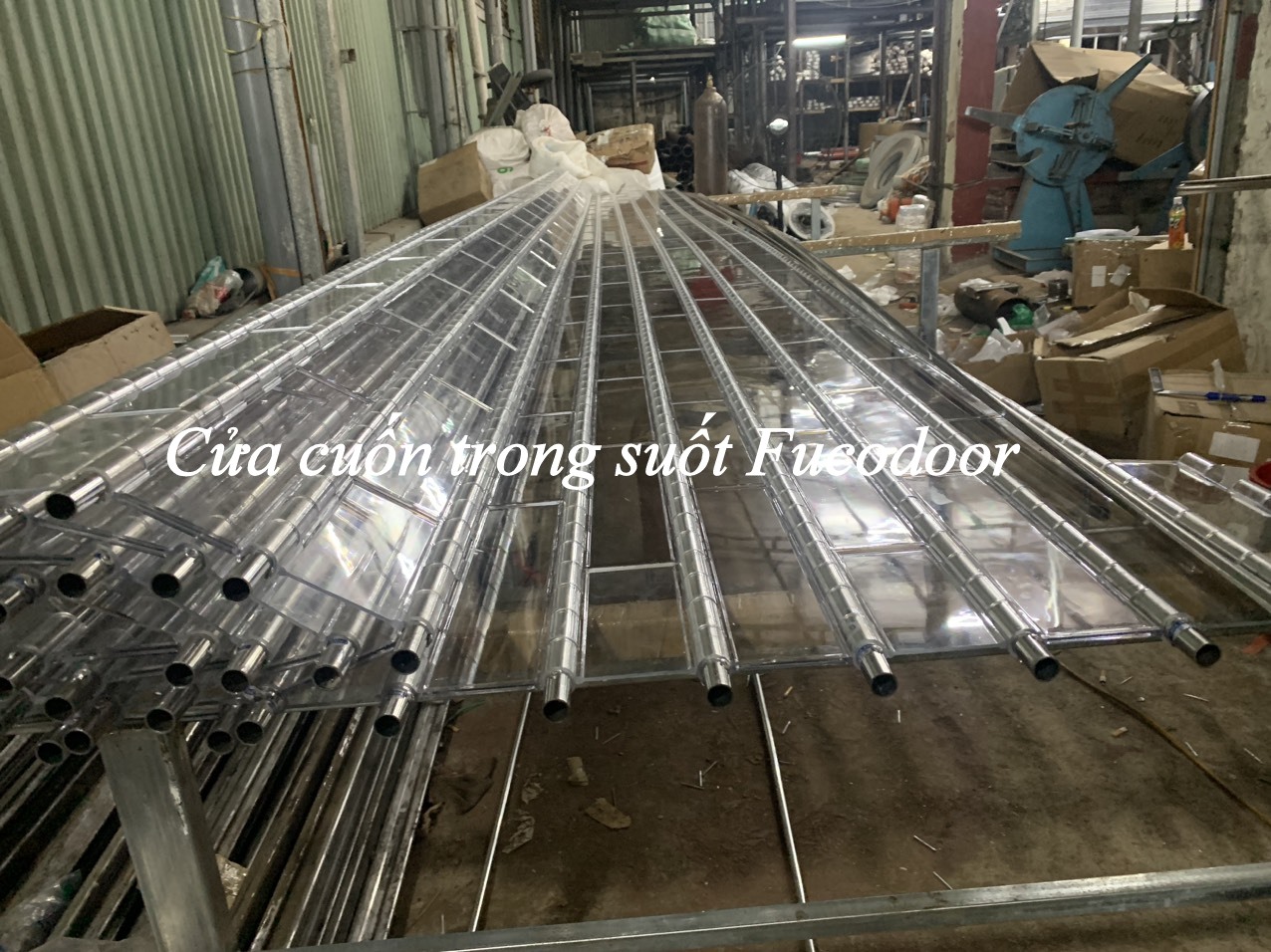 Cửa cuốn Polycacbonate xuyên sáng