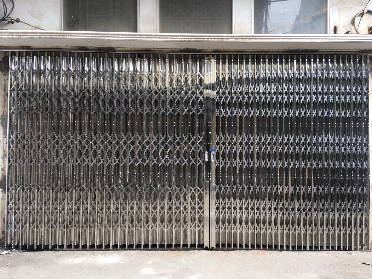 Cửa xếp inox 304 cao cấp nhất tại Hải Dương