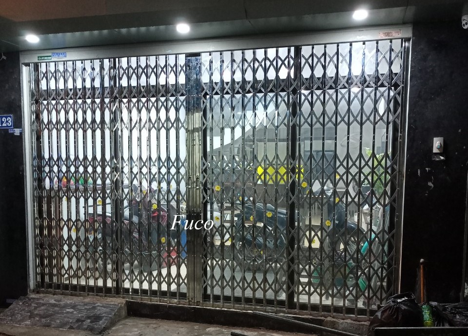 cửa xếp inox hộp, cửa xếp inox u