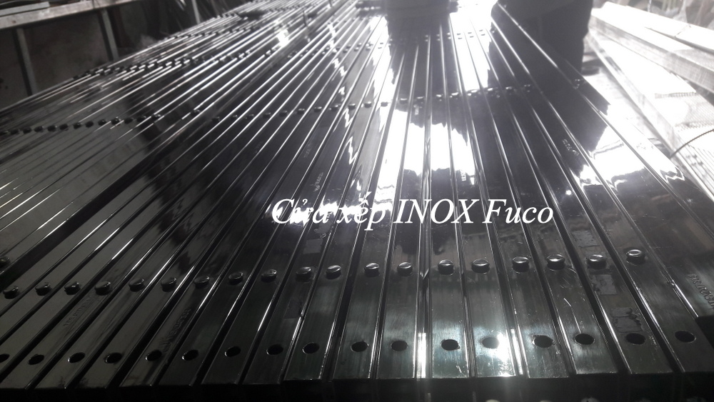 cửa xếp inox 304 có lá