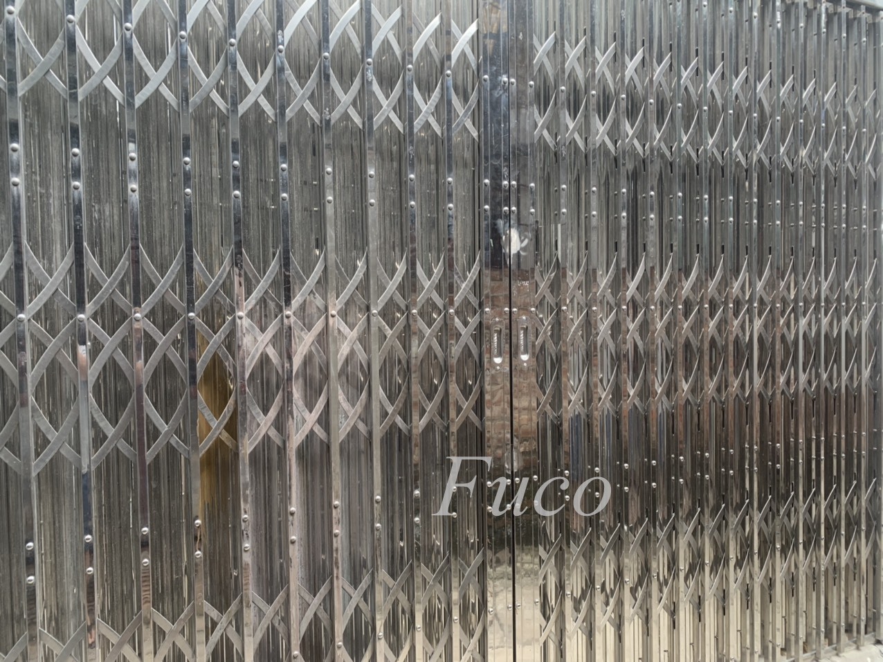 Cửa xếp Inox có lá gió