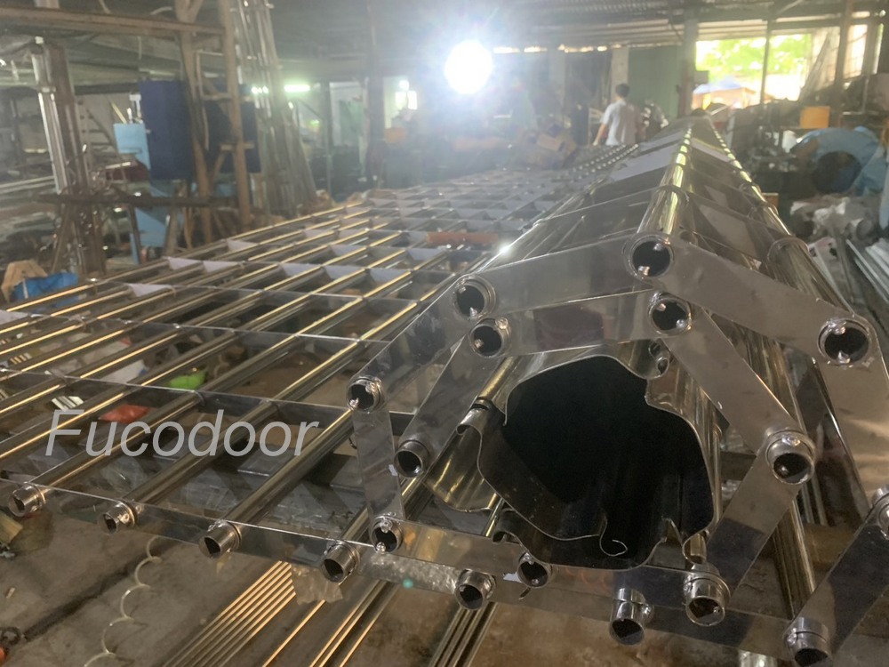 Stainless steel horizontal mesh rolling door, Price quote for Song Ngang rolling door 2023