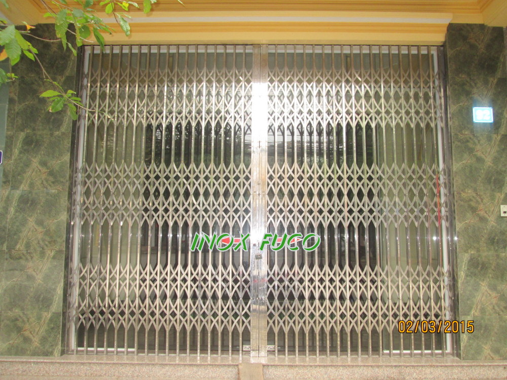 Cửa xếp inox 201 là loại cửa xếp có giá rẻ, chất lượng tốt, Cửa xếp này đảm bảo quyền lợi cửa khách hàng.